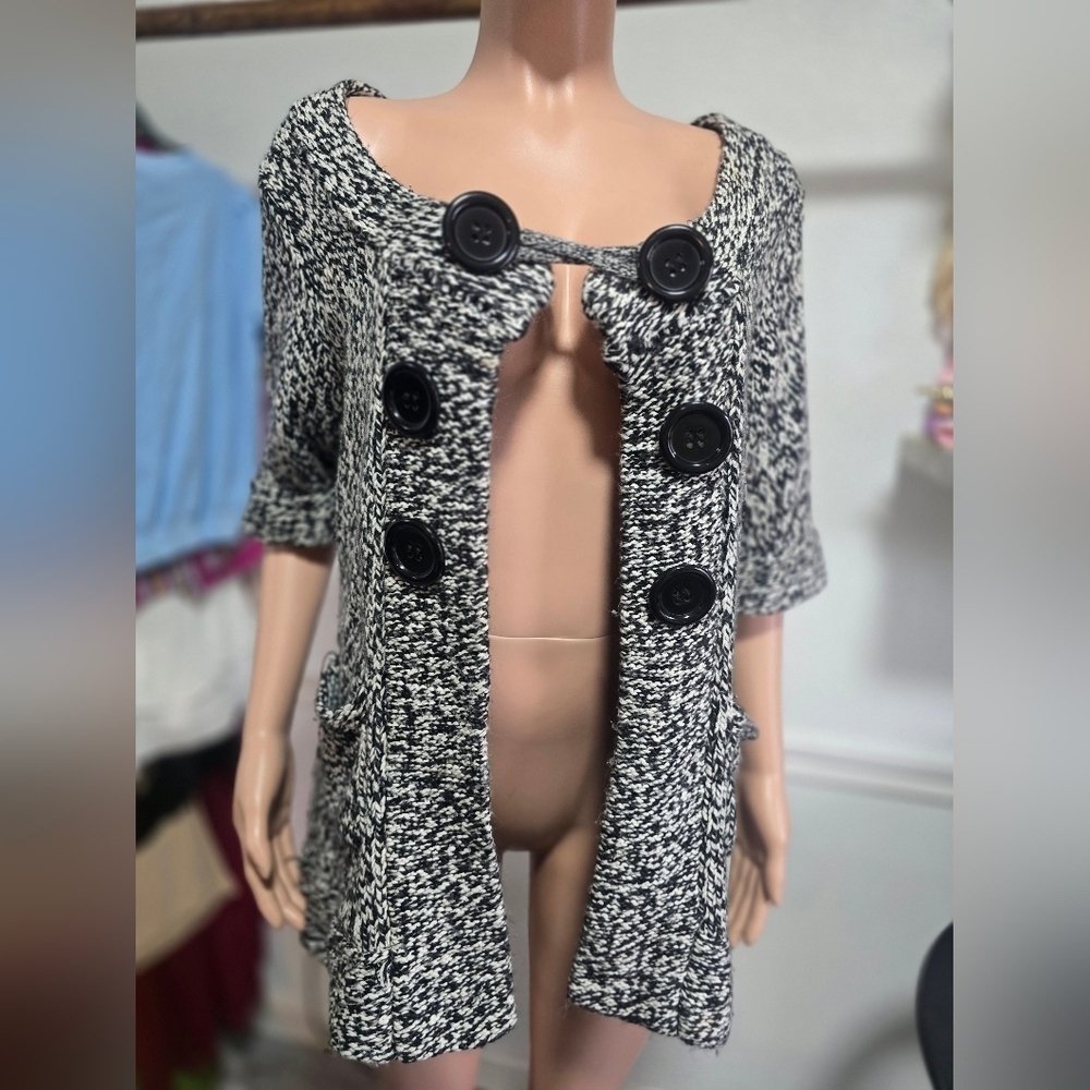 Monroe & Main Black and White Knit Sweater